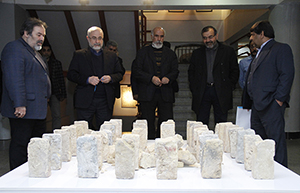 بازدید علی مرادخانی از نمایشگاه تجسمی فجر